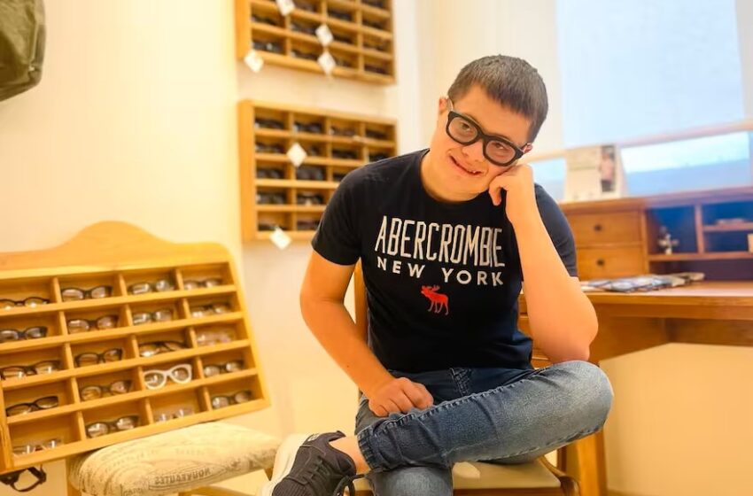  El joven con síndrome de down que creó una marca de anteojos que usan Franco Colapinto y Ricardo Montaner