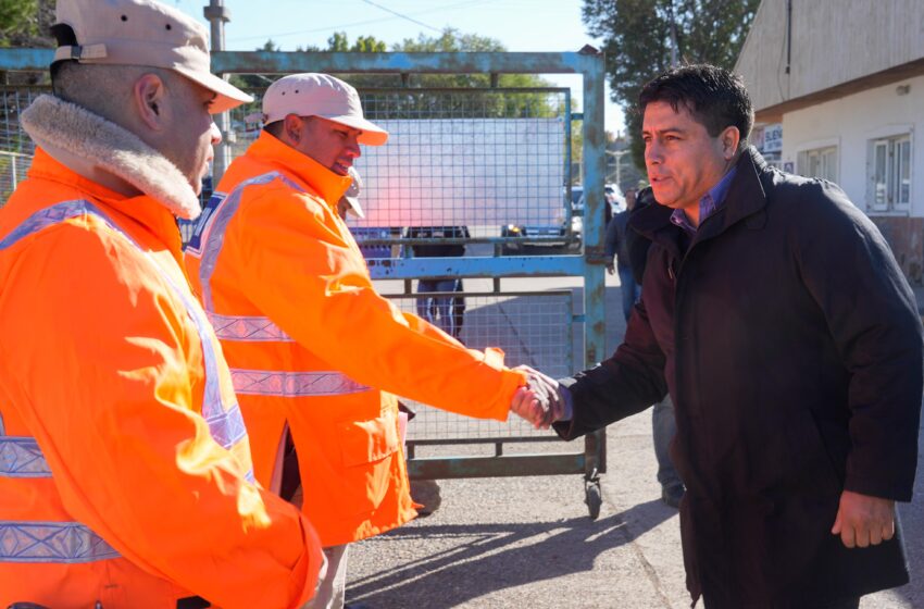  Vidal recorrió Puerto Deseado con empresarios chinos para impulsar inversiones en la industria pesquera y manufacturera